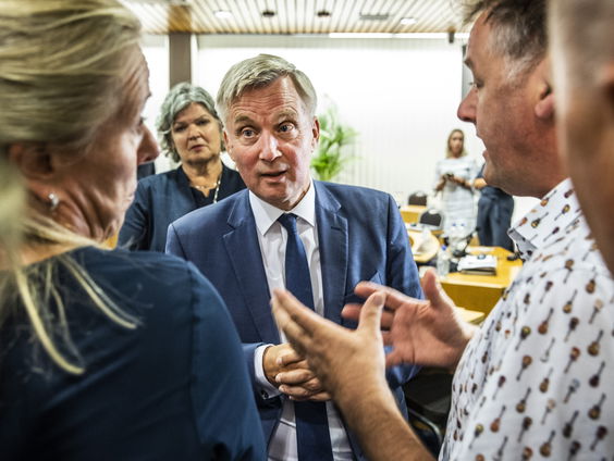 Staatssecretaris in Tubbergen voor gesprek over azc