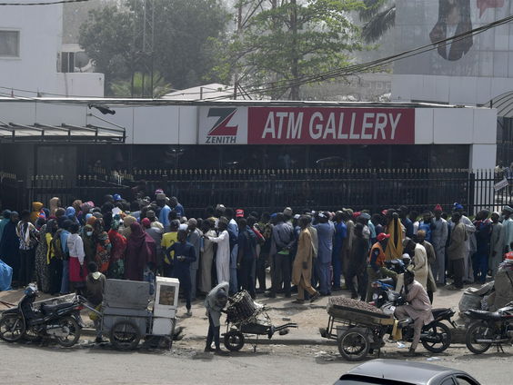 Rush op Nigeriaanse bankbiljetten