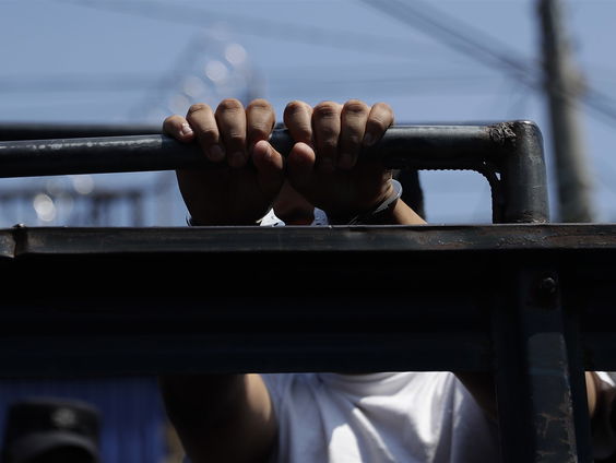 Een op de vijftig volwassen Salvadoranen zit in de cel