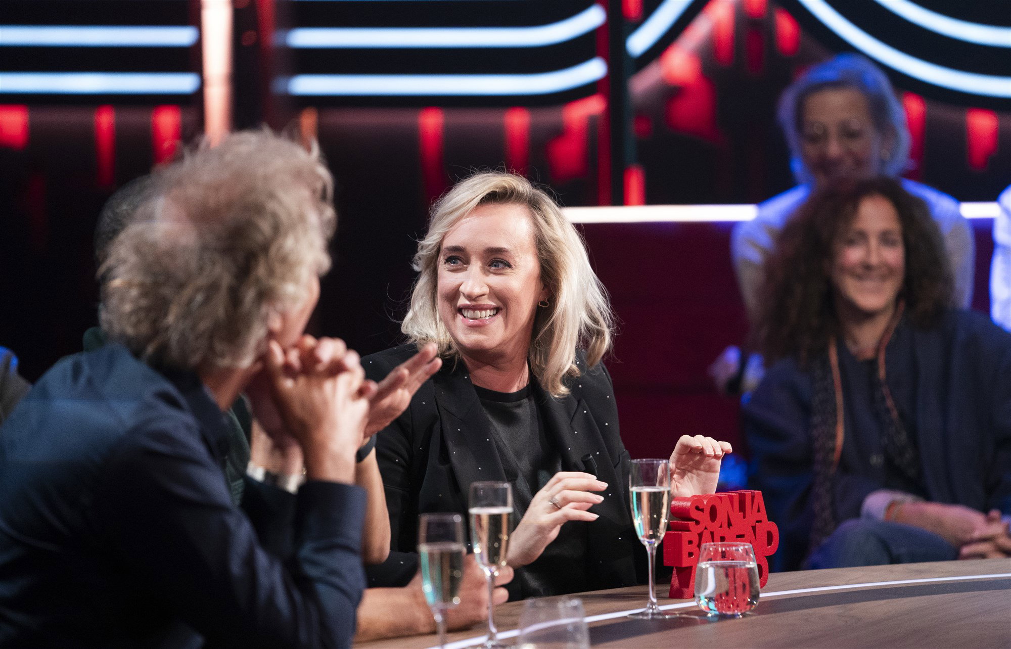 Eva Jinek is terug bij de NPO én komt met een nieuw boek | NPO Radio 1