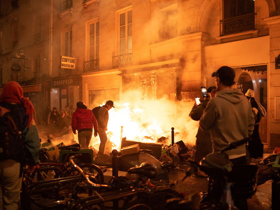 Rellen in Frankrijk om verhogen pensioenleeftijd: 'Geweld en gevechten met politie'