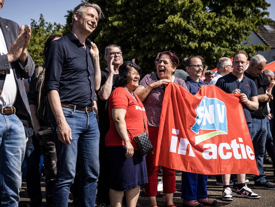 FNV eist loonsverhoging, maar levert ons dat wel iets op?