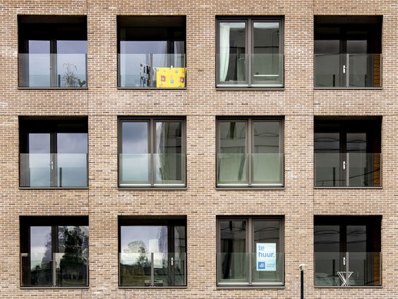 Gemeente Amsterdam neemt maatregelen tegen woningnood: moet je verplicht verhuizen zodra kinderen het huis uit zijn?
