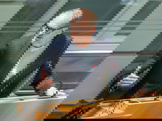 Alleen nog Nederlands op het schoolplein als het aan de Vlaamse minister voor onderwijs ligt