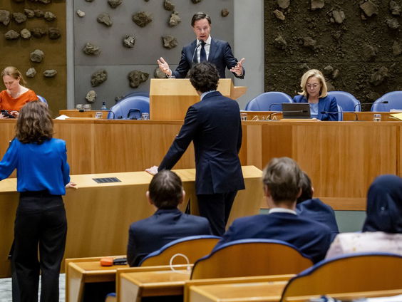 Rutte volhardt in 'versnelling' stikstof, groot deel oppositie zegt vertrouwen op