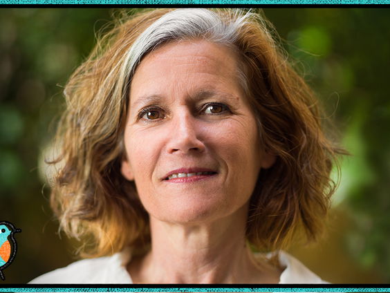 Bibi Dumon Tak: Een bescheiden tegengeluid