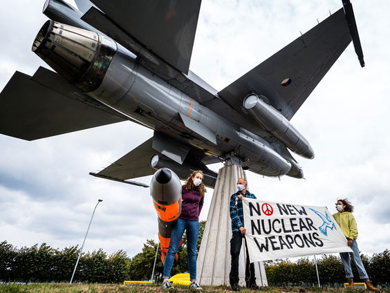 Moet Nederland afscheid nemen van kernwapens?