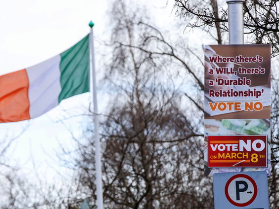 Waarom wil Ierland de grondwet veranderen op het gebied van familierecht?