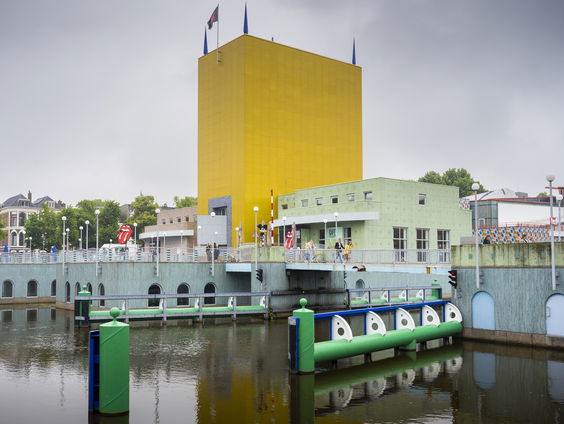 Eenzame mensen mogen dagje naar het Groninger Museum