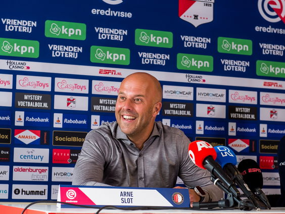 Aanblijven Slot bij Feyenoord ook voorpaginanieuws in Engeland