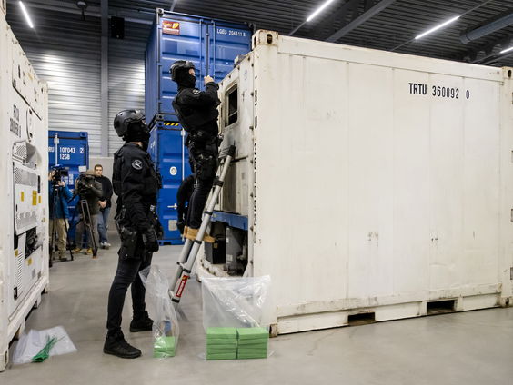 Havenbedrijven gaan medewerkers extra doorlichten vanwege drugsproblemen