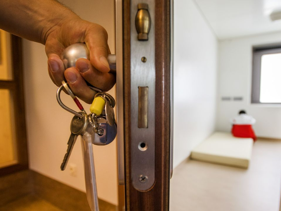 Gesloten jeugdzorg neemt af, maar inspectie bezorgd over de manier waarop