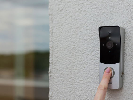 Hoe de slimme deurbel onze privacy steeds meer onder druk zet