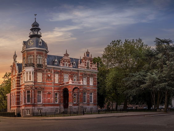 Vrouwelijk sperma en vinger in staat van ontbinding te zien in museum Jan Cunen
