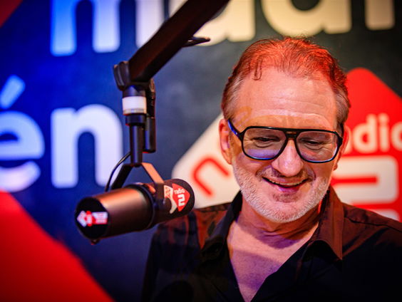 Jeroen van Inkel duikt voor nieuwe podcast in zijn omvangrijke archief