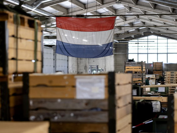 Zelensky met Ollongren naar basis Soesterberg