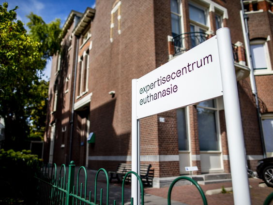 Groep artsen richt euthanasie maatschap op