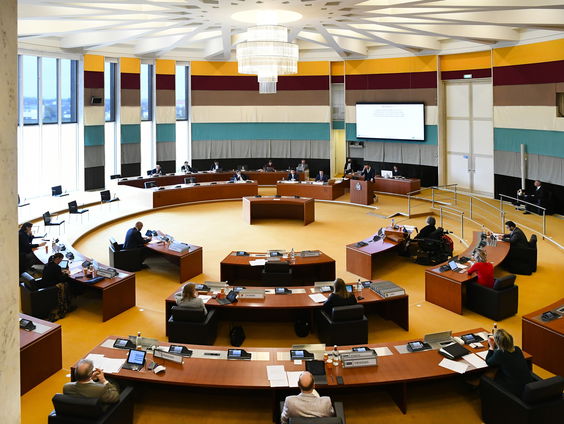 Politici Provinciale Staten tevreden met resultaten, ondanks ‘hoge werkdruk en laag salaris’