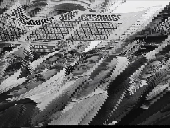 Dwaze moeders zetten zoektocht voort