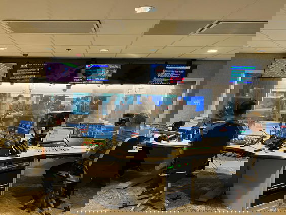 Het Nieuwsforum met Paul van Riessen, Ronald van Raak en Victor Pak