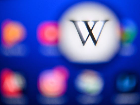 Wikipedia blaast 23 kaarsjes uit