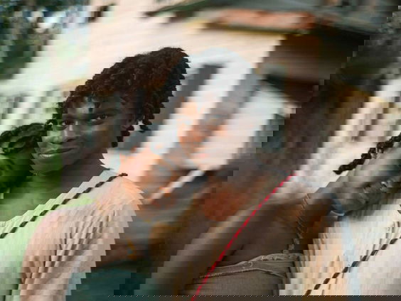 Vloggend de slavernij bespreken