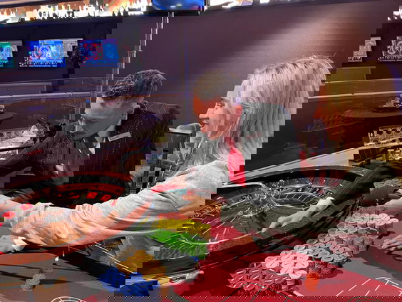 Wakker in de nacht: hoe is het werk in een casino?