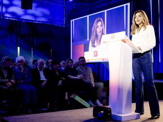 Partijleider Yezilgöz spreekt ledencongres VVD toe
