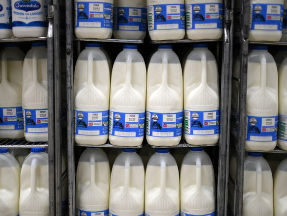 Is melk een eerste levensbehoefte?