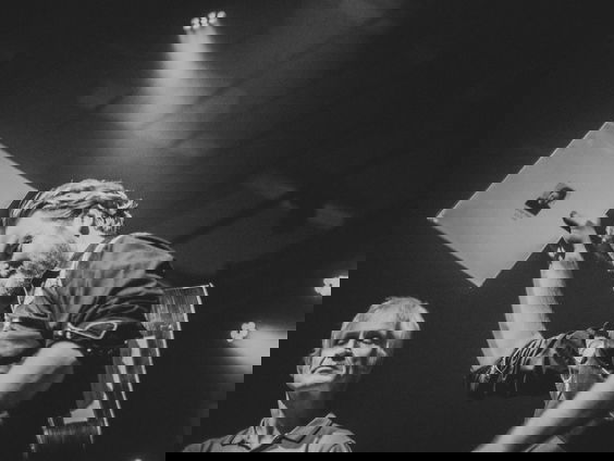 Singer-songwriter P.J.M Bond laat zich inspireren door schrijver Ernest Hemingway