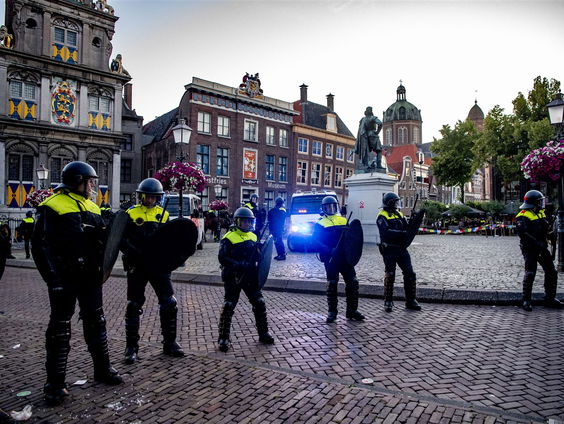 Gemeenteraad Hoorn stelt stemming over weghalen standbeeld J. P. Coen uit