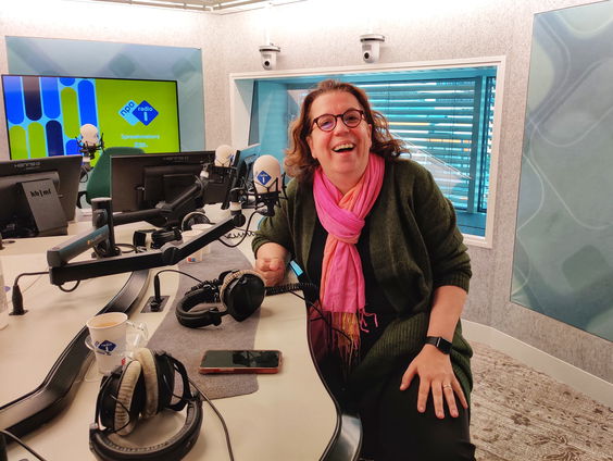 Francis van Broekhuizen over haar boek 'Bij twijfel hard zingen'