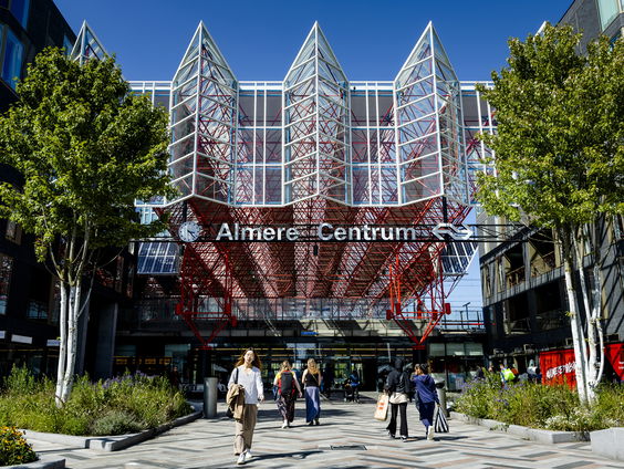 Relatief jong Almere heeft met veel problemen te maken