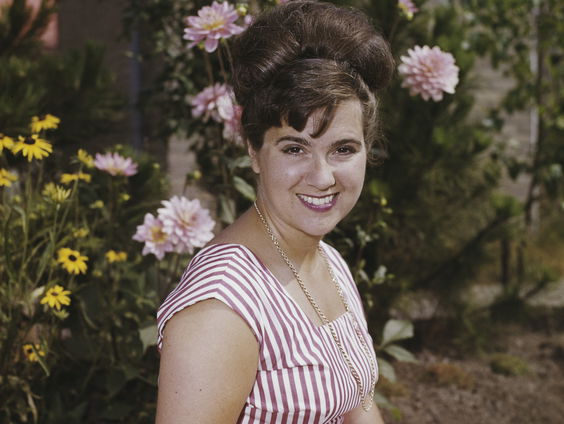 Elly Ameling blaast 90 kaarsjes uit