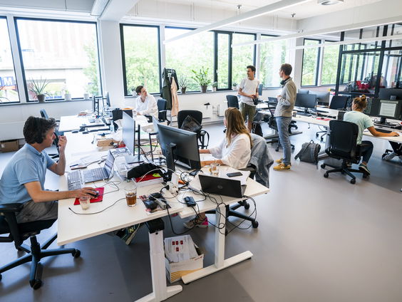 Spanning op de werkvloer: werknemers moesten hun Palestina-posts verwijderen