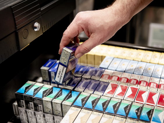 Artsen: "Stop nu al met verkoop sigaretten in supermarkt"