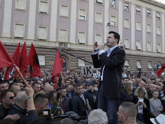 Bieden verkiezingen hoop aan teleurgestelde Albanezen?