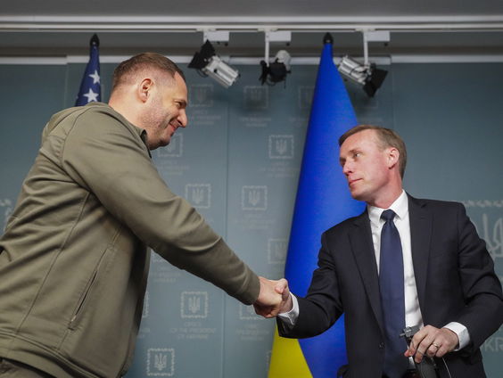 Bureau Buitenland - Diplomatieke duimschroeven Oekraïne langzaam aangedraaid