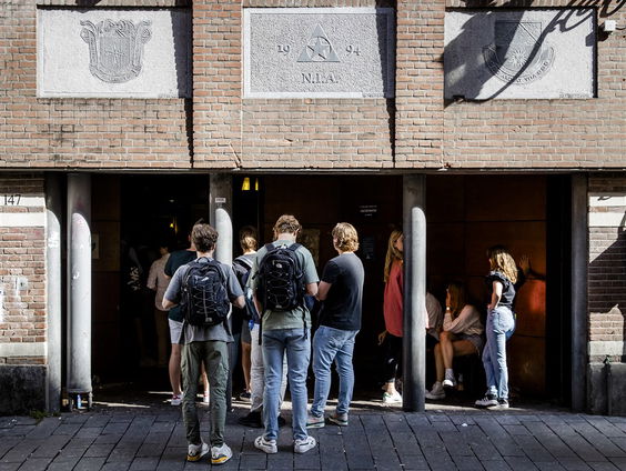Stand.nl: 'Het studentencorps moet worden opgeheven'