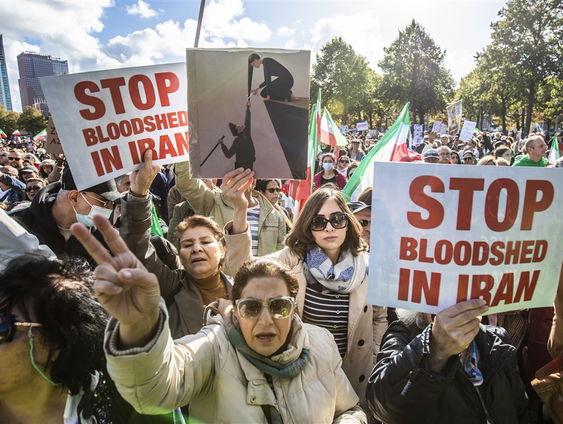 Stand.nl: Nederland moet meer druk uitoefenen op het Iraanse regime