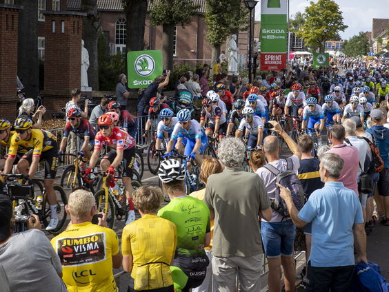 Operatie Vuelta: de karavaan verplaatst zich van Nederland naar Spanje