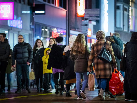 Valt de koopavond zoals we die kennen nog te redden?