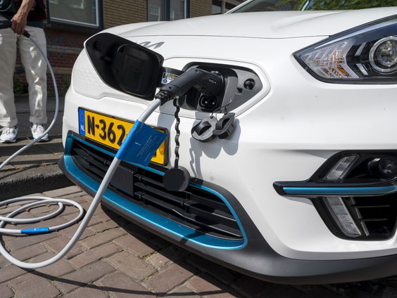 Vanaf 2035 alleen emissie-vrije auto's