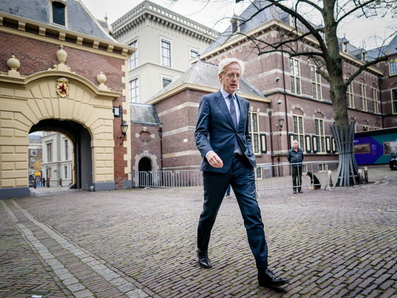 Milieugroepering wil renovatie Binnenhof stil leggen om stikstof