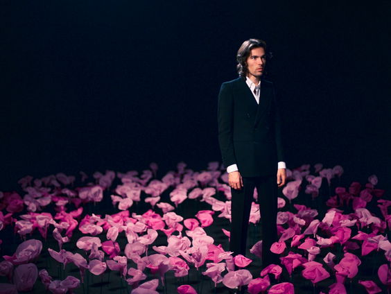 Cosmic Crooner speelt live