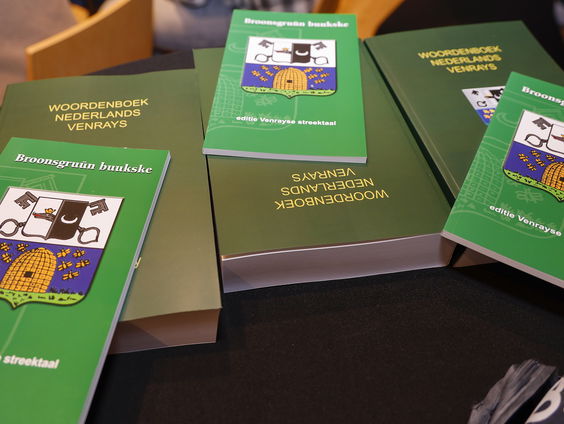 Venrays dialect beroemd door carnavalskraker