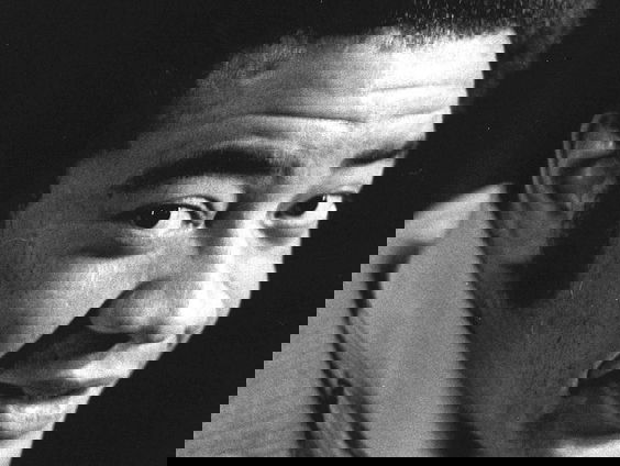 Jeangu Macrooy brengt een eerbetoon aan Bill Withers