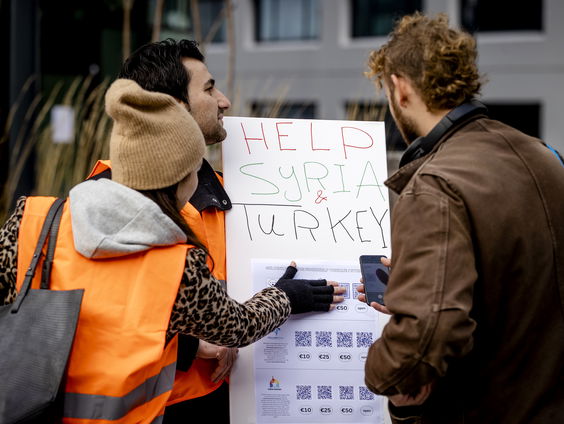 Volt-leider Laurens Dassen vindt 10 miljoen voor door aardbeving getroffen Syriërs 'veel te weinig'