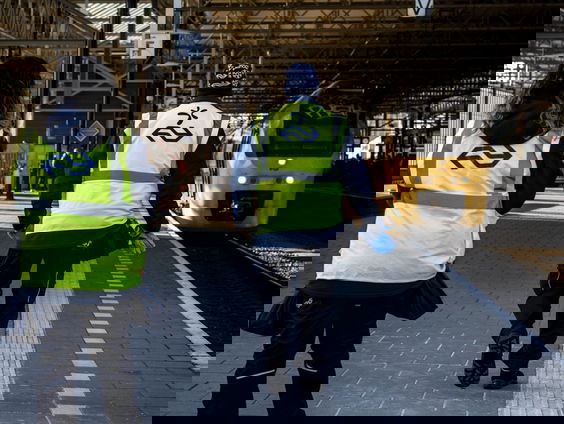 Moeten werkgevers verplicht verlof aanbieden bij menstruatieklachten?