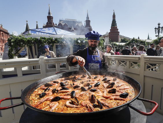 Wanneer mag je een rijstgerecht in een paella(pan) paella noemen?